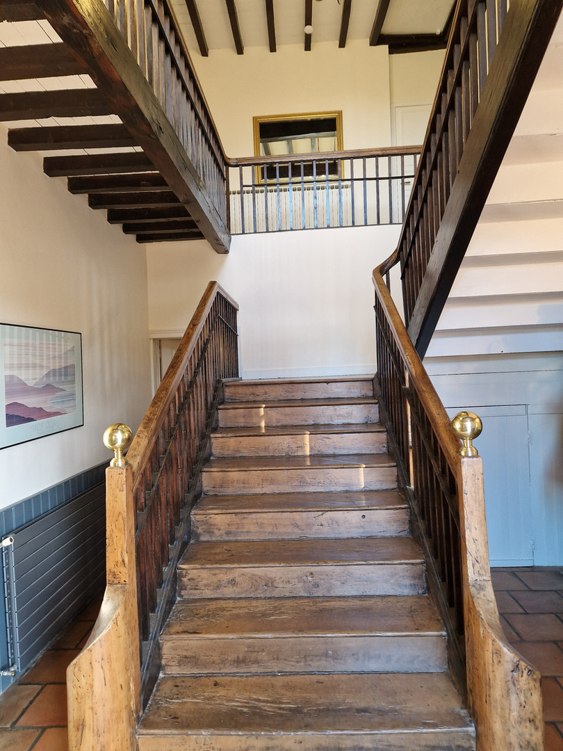 Guinlets Staircase 01.jpg
