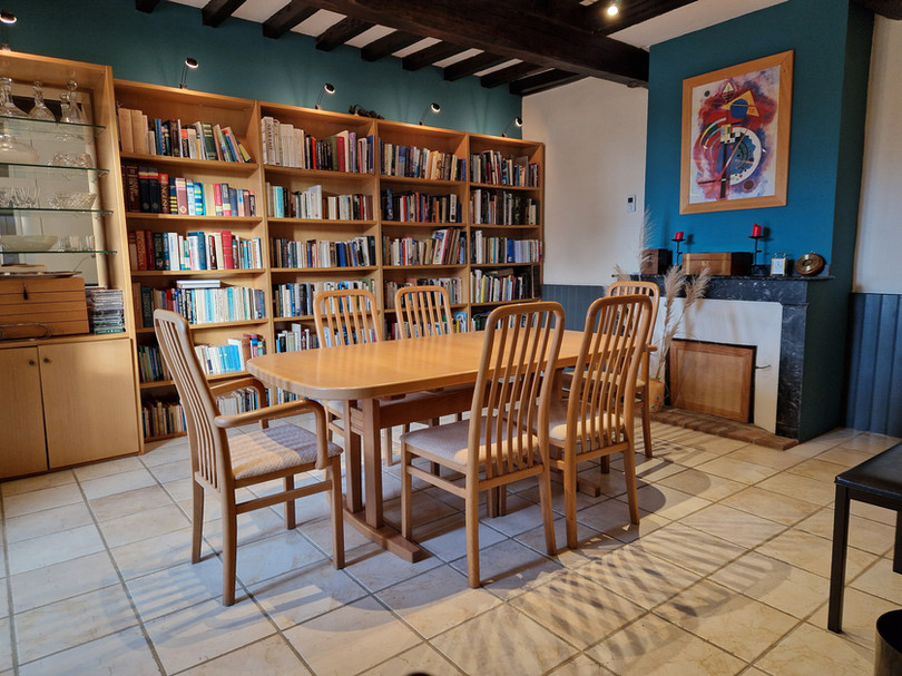 Guinlets Dining Room 01