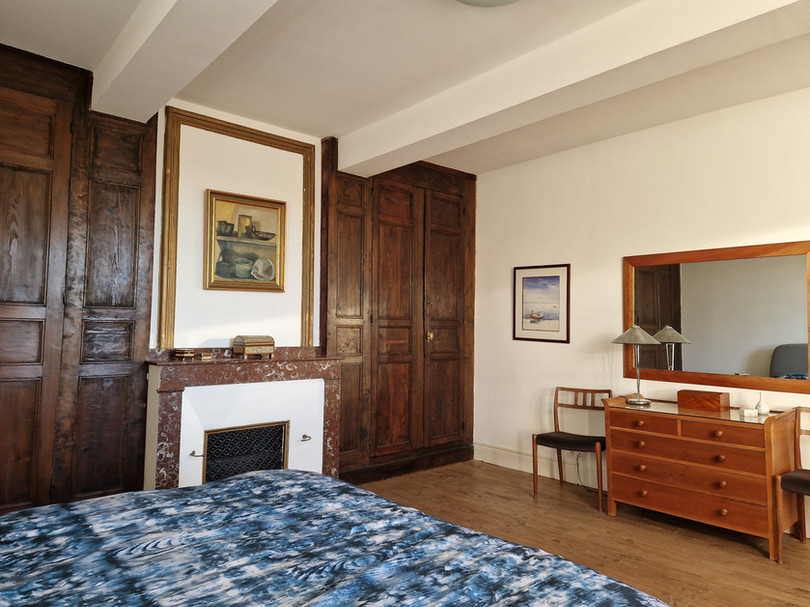 Guinlets Bedroom 1 01.02.jpg