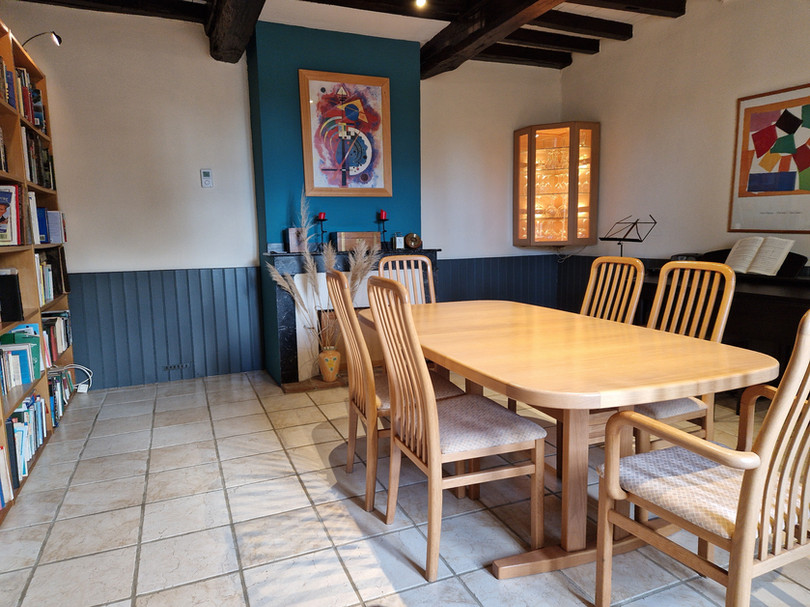Guinlets Dining Room 02