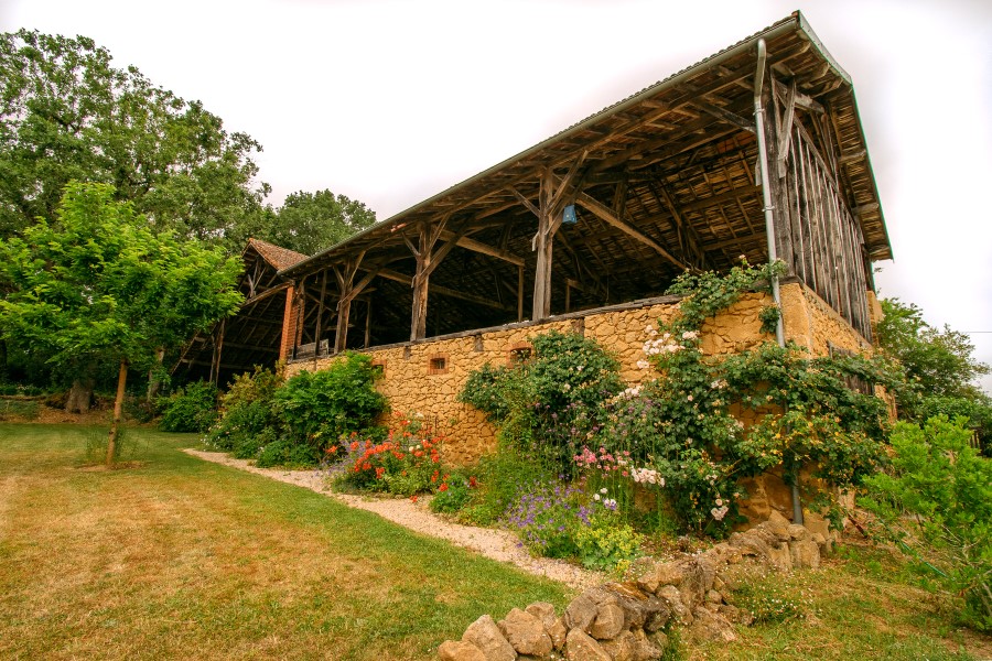 Photograph of the barn behind