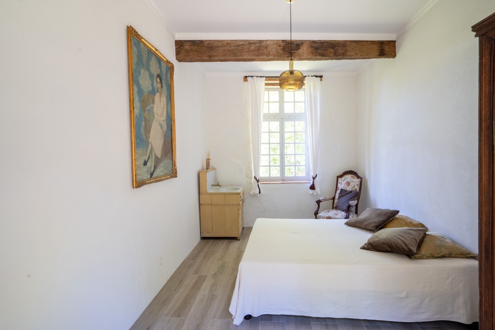 Studio bedroom
