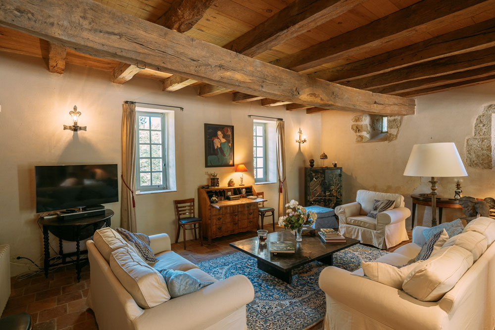 Main salon sitting room area